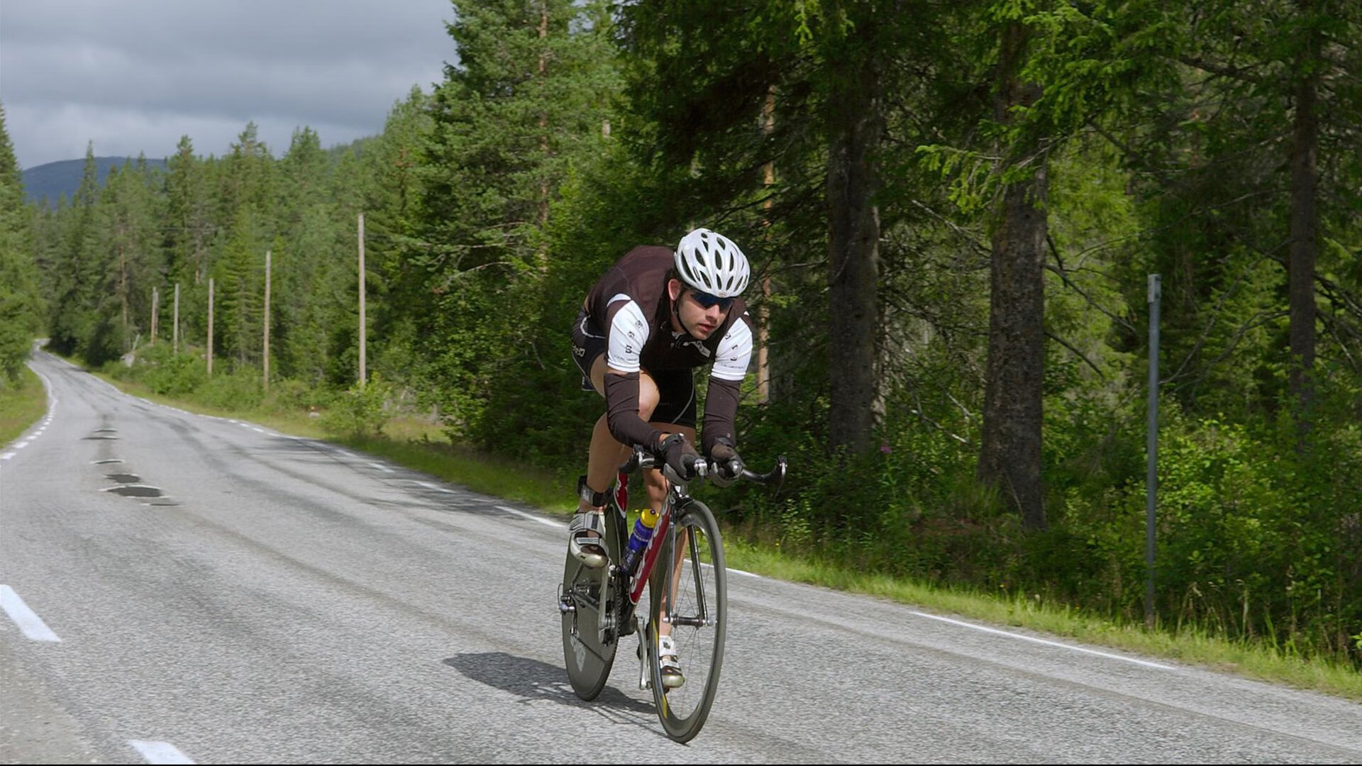 世界足球名宿中国行 贝克汉姆在校园与学生一起任意球教学
